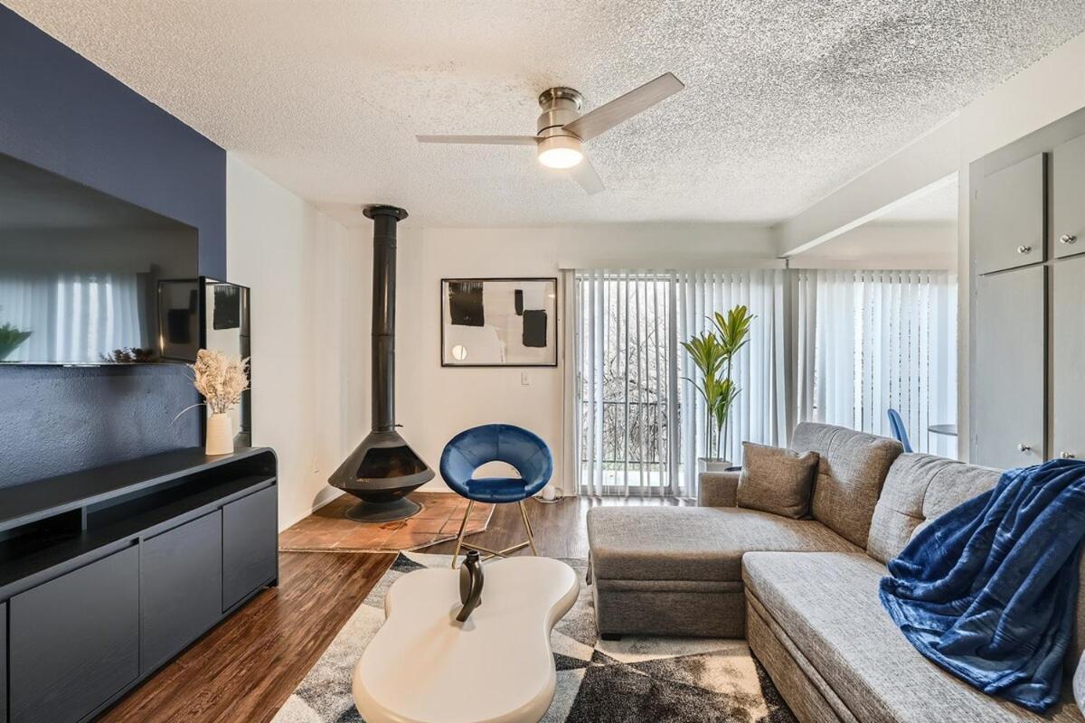 Your Modern King Getaway - Sleeps 4 - Pool, Prkg * Austin